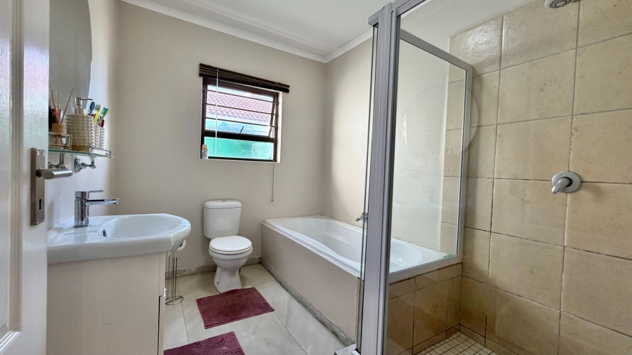 4 Bedroom Property for Sale in Fairview Golf Estate Western Cape